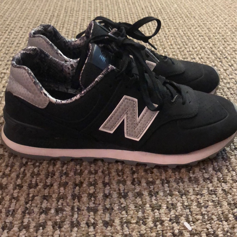 Black reflective new balances